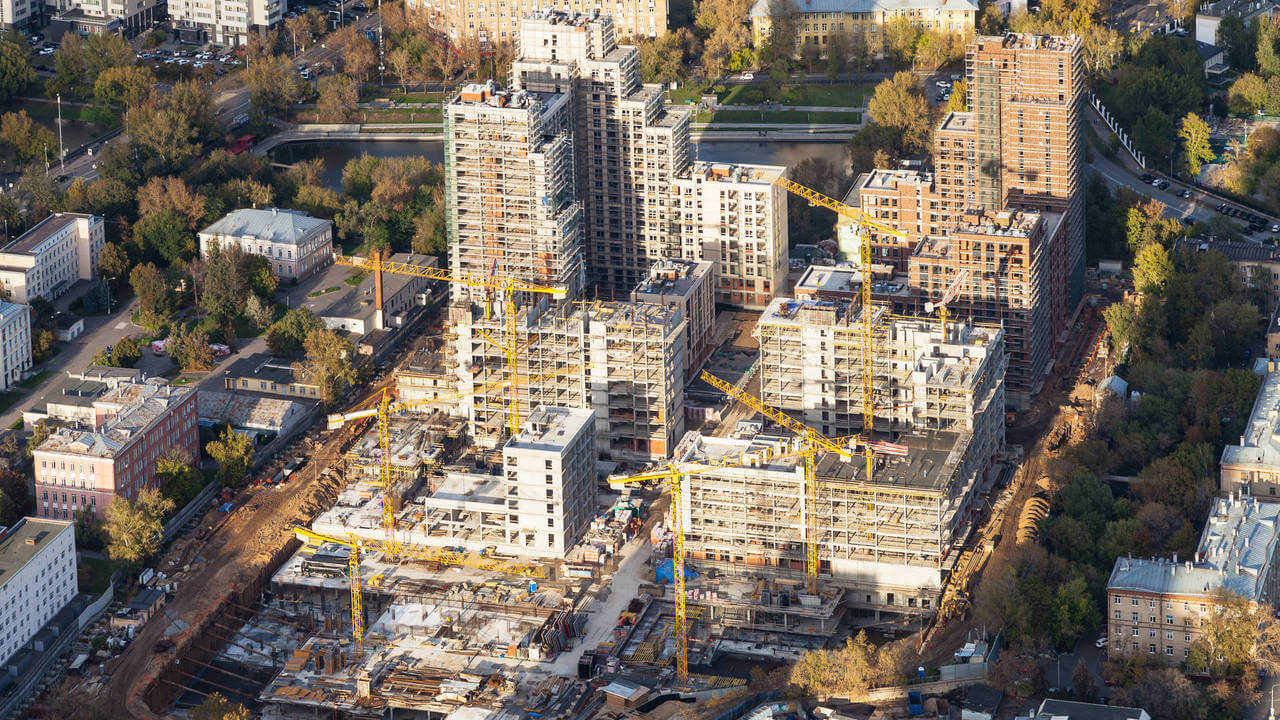 Baustelle im Wohnviertel